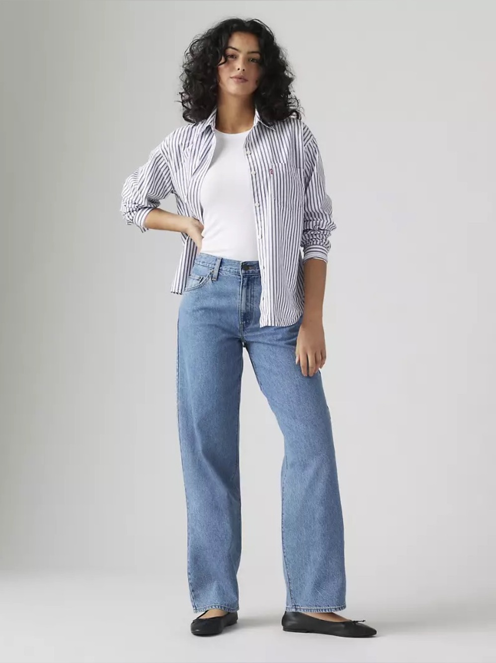 Levis Baggy Dad Jeans Womens Size 26x30 Medium Wash 90s Look NWT